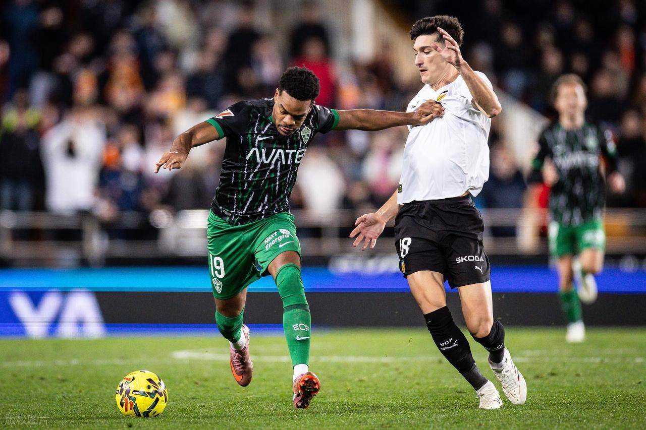 清晨突围战来临，阿斯顿维拉围绕国王杯回应争议，信心回归，赛程密集仍需轮换的简单介绍-爱游戏全站